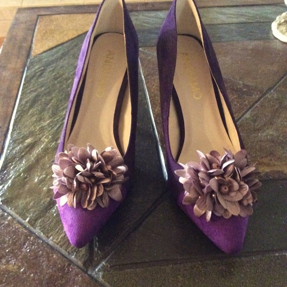 mario Adomo Shoes - Mario Adomo Purple faux suede pumps. Size 8.5